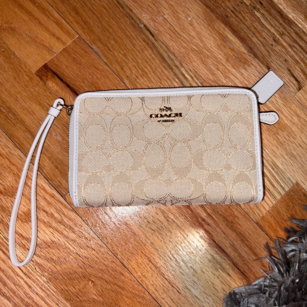 Coach Boxed Zip Around Wristlet